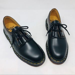 dr martens ghillie black